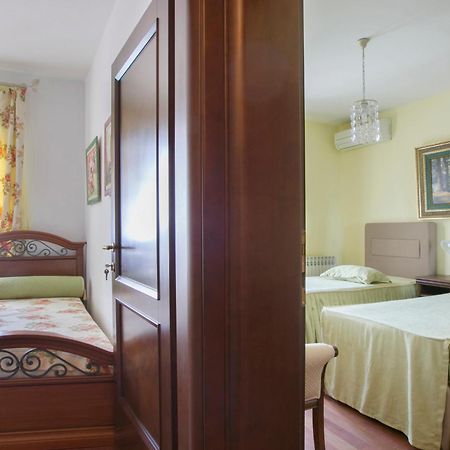 Royal Holiday Apartments Светі-Стефан Екстер'єр фото
