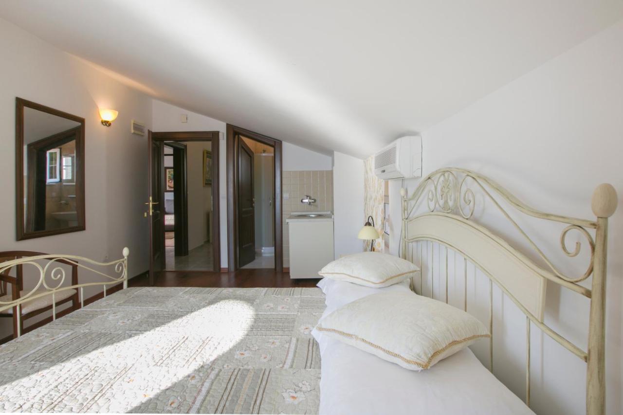 Royal Holiday Apartments Светі-Стефан Екстер'єр фото