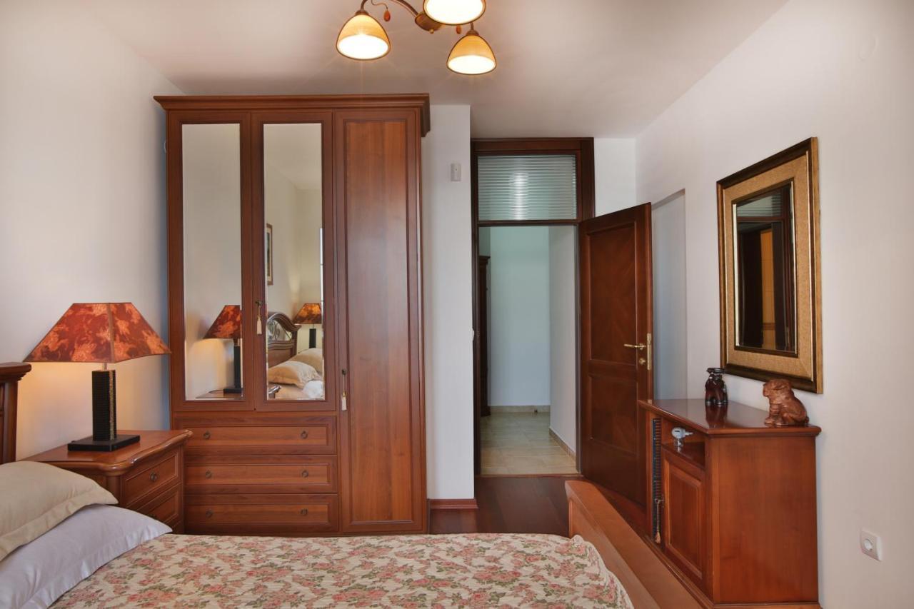 Royal Holiday Apartments Светі-Стефан Екстер'єр фото