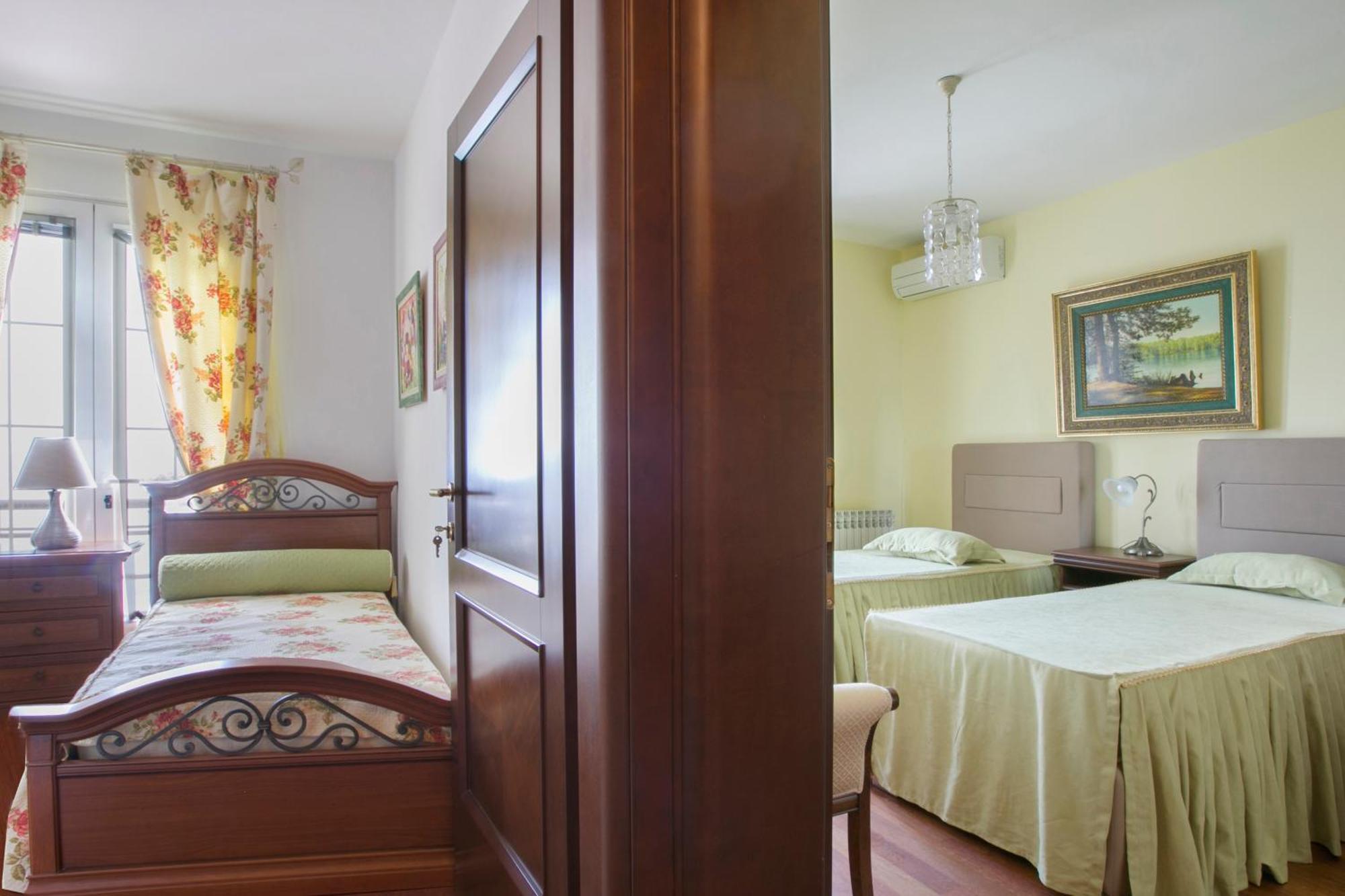 Royal Holiday Apartments Светі-Стефан Екстер'єр фото