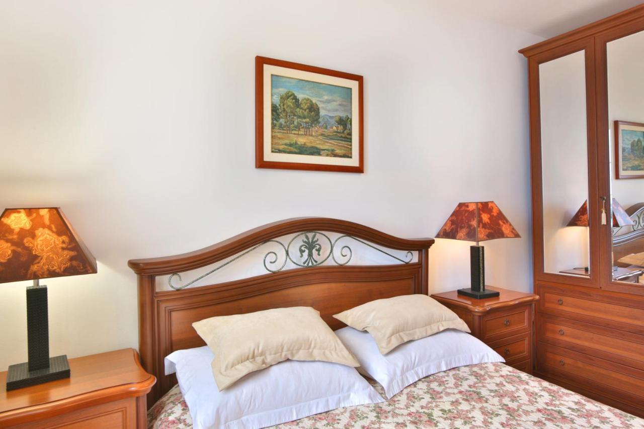 Royal Holiday Apartments Светі-Стефан Екстер'єр фото