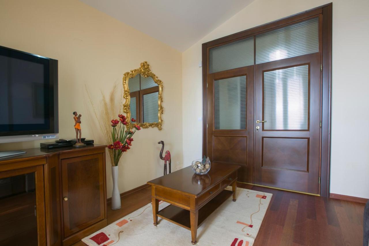 Royal Holiday Apartments Светі-Стефан Екстер'єр фото
