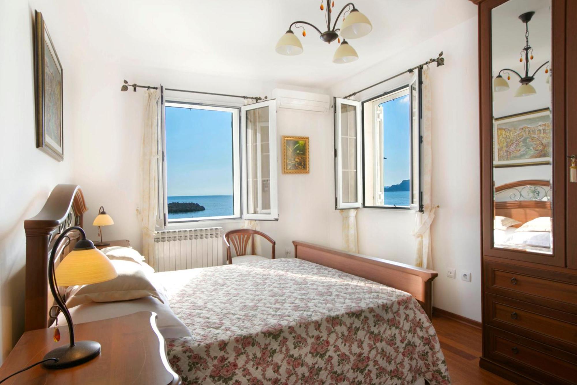 Royal Holiday Apartments Светі-Стефан Екстер'єр фото