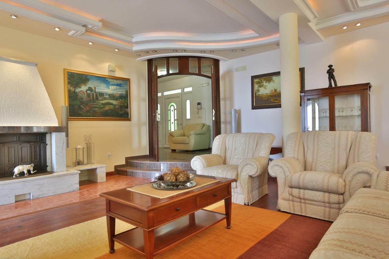 Royal Holiday Apartments Светі-Стефан Екстер'єр фото