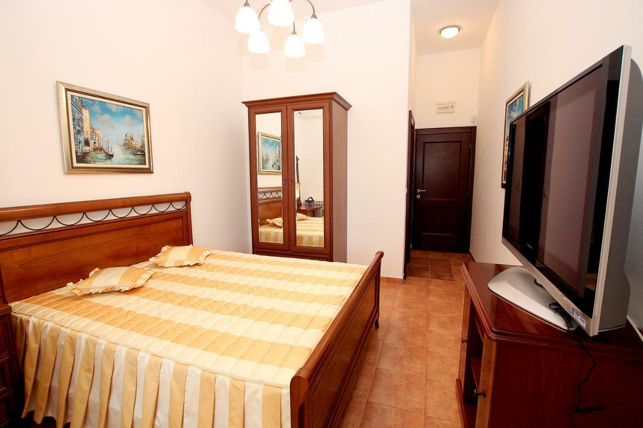 Royal Holiday Apartments Светі-Стефан Екстер'єр фото